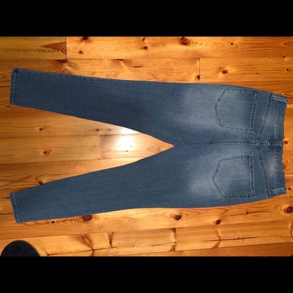 Medium wash high rise jean legging - Picture 3 of 3